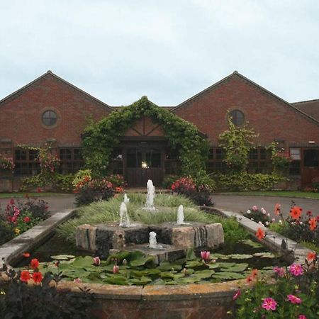 Magnolia Park Hotel, Golf & Country Club Boarstall 外观 照片