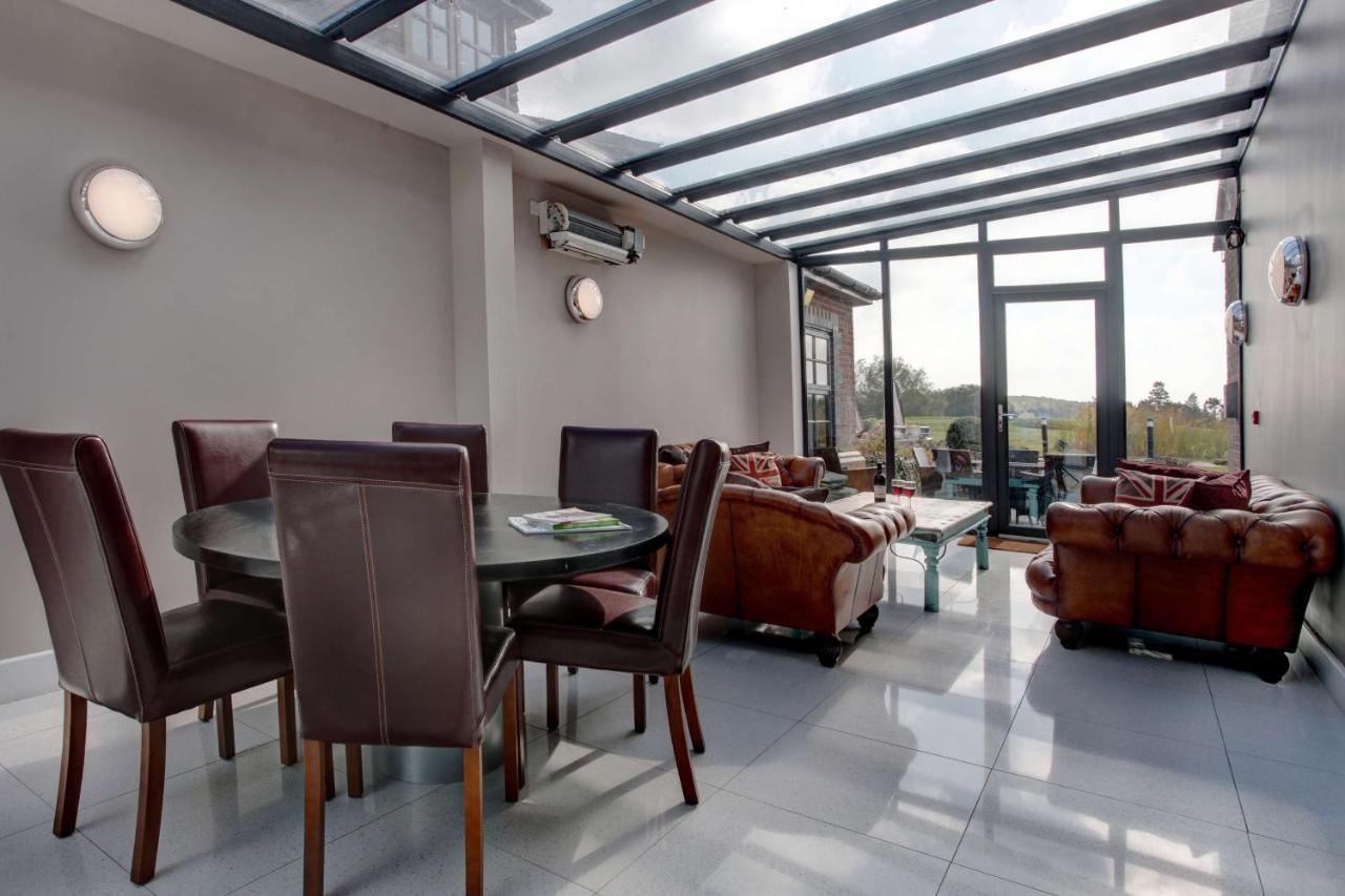 Magnolia Park Hotel, Golf & Country Club Boarstall 外观 照片