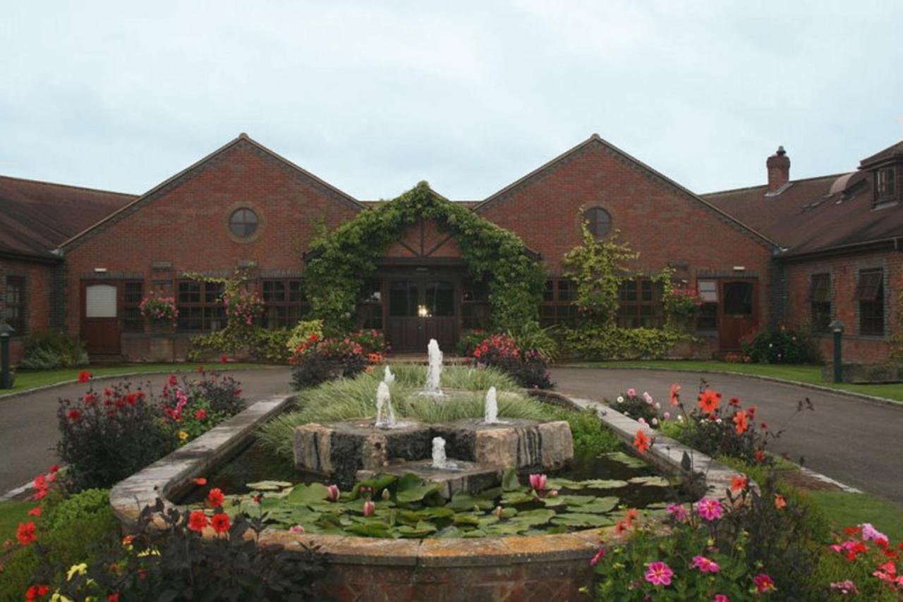 Magnolia Park Hotel, Golf & Country Club Boarstall 外观 照片