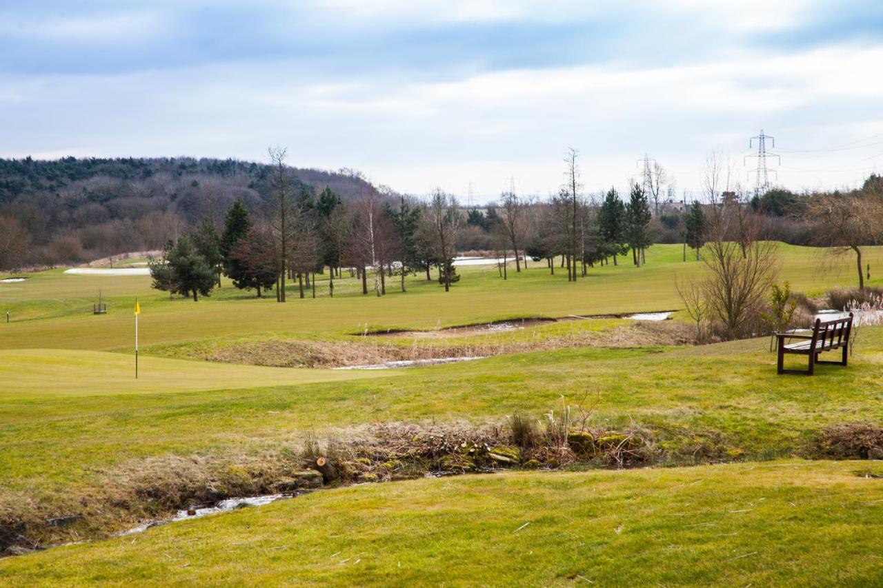 Magnolia Park Hotel, Golf & Country Club Boarstall 外观 照片